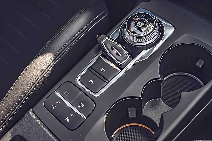 Golf GTI依舊保有王者風範，怪只怪在新進Focus ST太強，該呼叫八代目GTI了嗎？