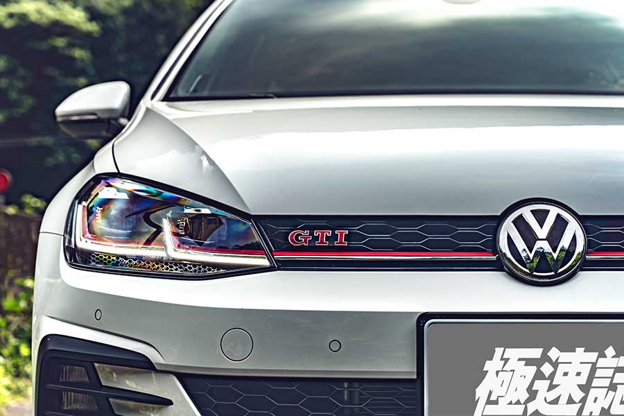 Golf GTI依舊保有王者風範，怪只怪在新進Focus ST太強，該呼叫八代目GTI了嗎？