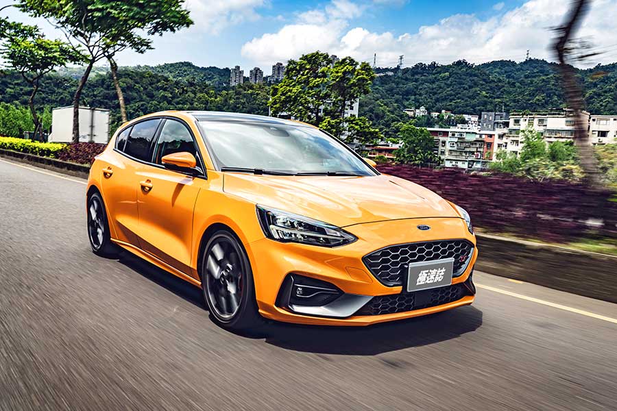 Golf GTI依舊保有王者風範，怪只怪在新進Focus ST太強，該呼叫八代目GTI了嗎？