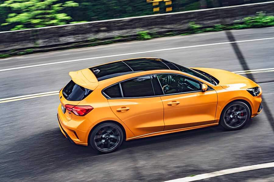 Golf GTI依舊保有王者風範，怪只怪在新進Focus ST太強，該呼叫八代目GTI了嗎？