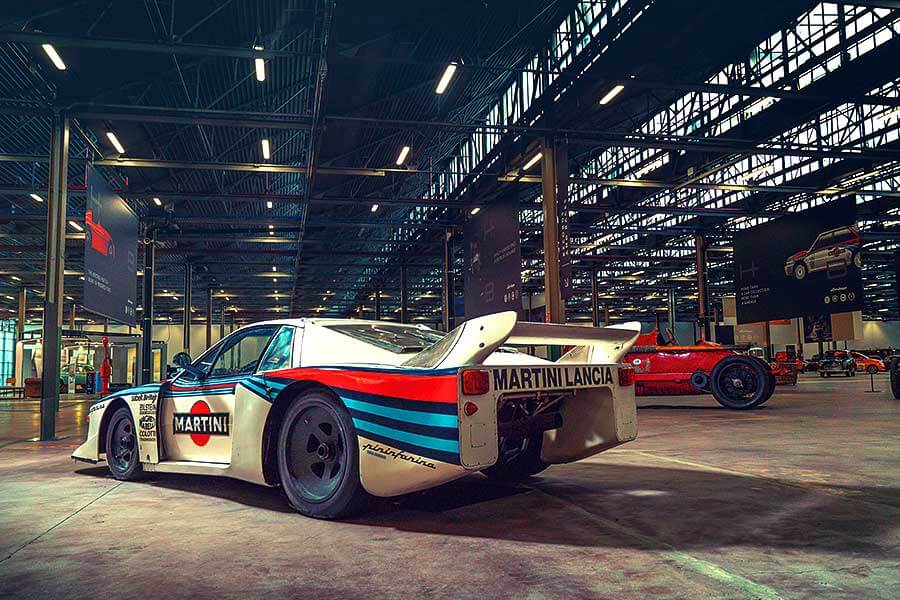 當你的舊作精彩古怪兼而有之勝似飛雅特集團，藏寶庫中自然會有這種風貌。