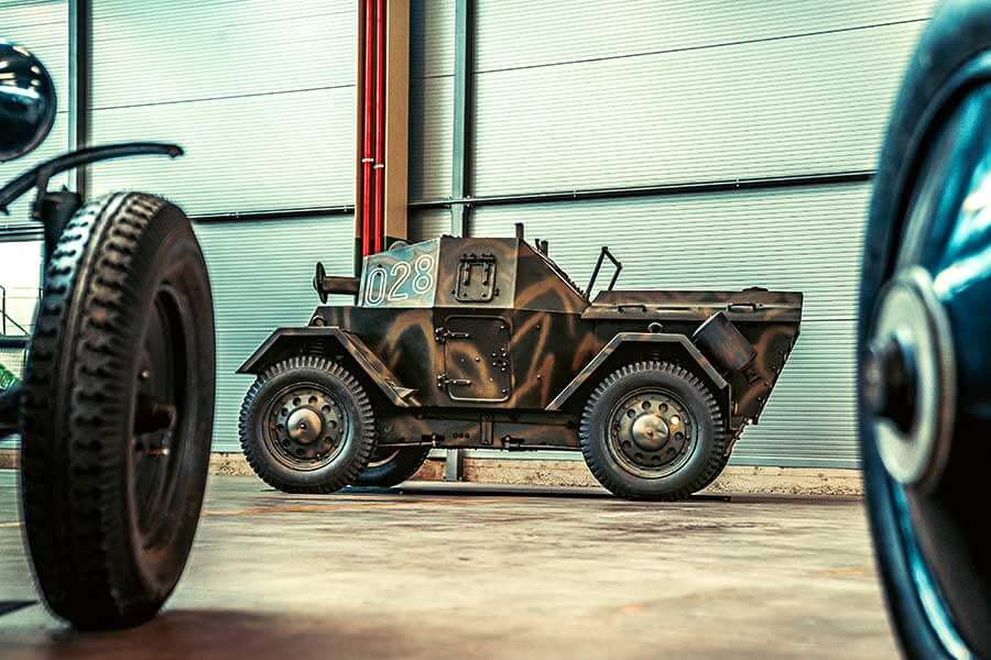 當你的舊作精彩古怪兼而有之勝似飛雅特集團，藏寶庫中自然會有這種風貌。