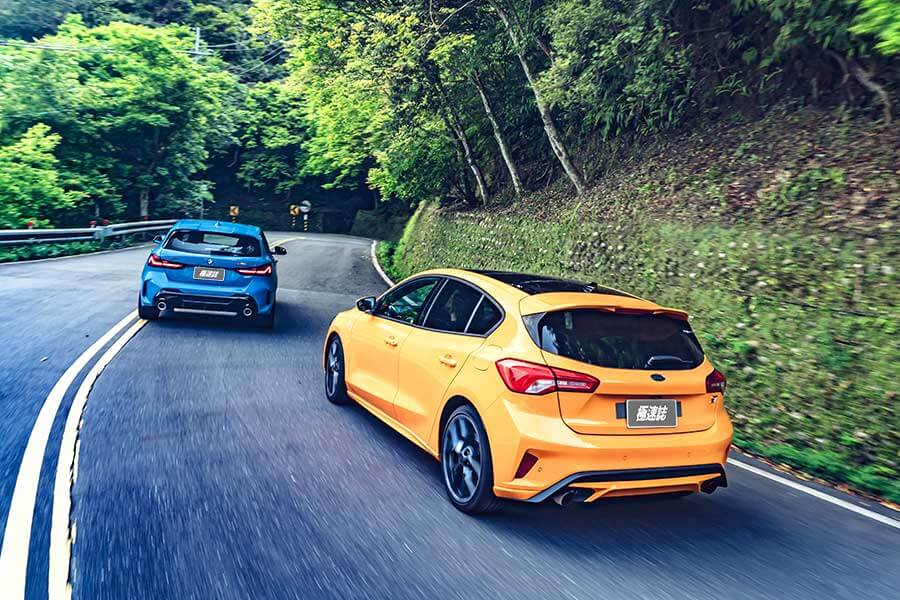 當然這也關係到個人喜好和駕駛風格的領域，缺乏客觀標準之下，編輯部的每位成員都必須列舉每部車的優點及缺點，嘗試從這些點去找出共識後，答案便呼之欲出。