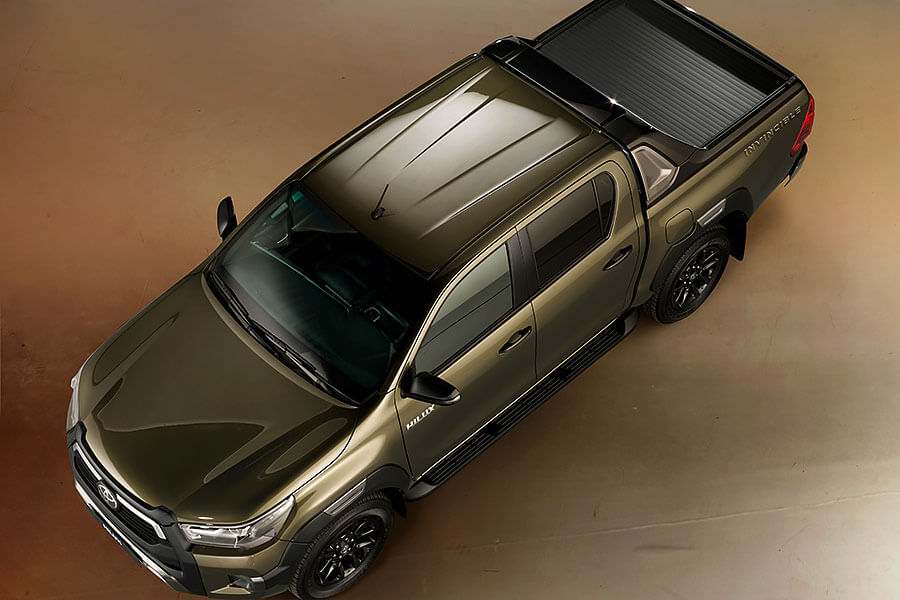 hilux-18 就算穿上帥氣新裝,Toyota Hilux五十多年來的硬漢性格依舊無法掩藏。