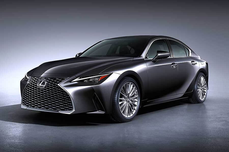 is-2 苦追對手20個年頭,2021年新改款IS真的要認真了。