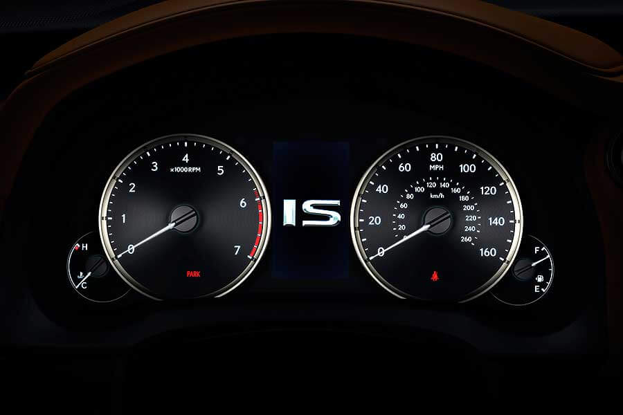 is-22 苦追對手20個年頭,2021年新改款IS真的要認真了。