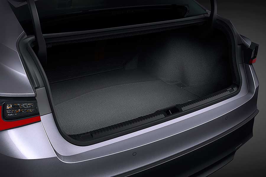 is-26 苦追對手20個年頭,2021年新改款IS真的要認真了。