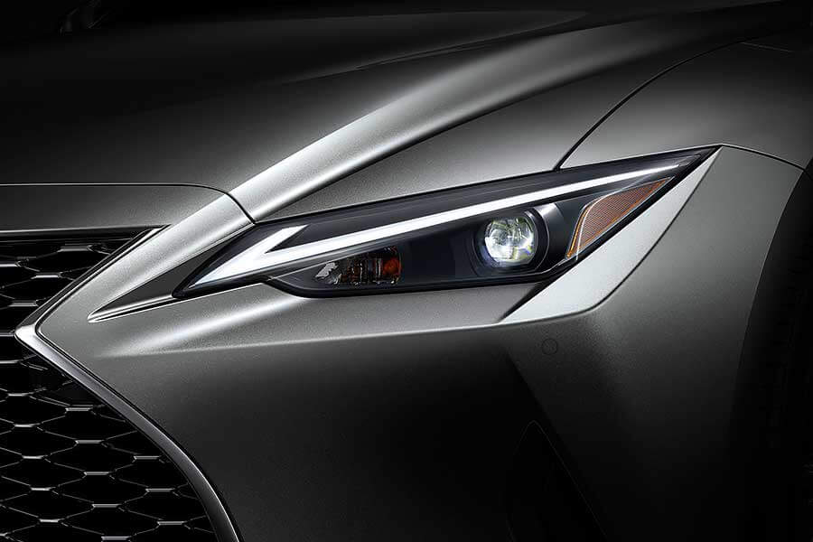 is-3 苦追對手20個年頭,2021年新改款IS真的要認真了。