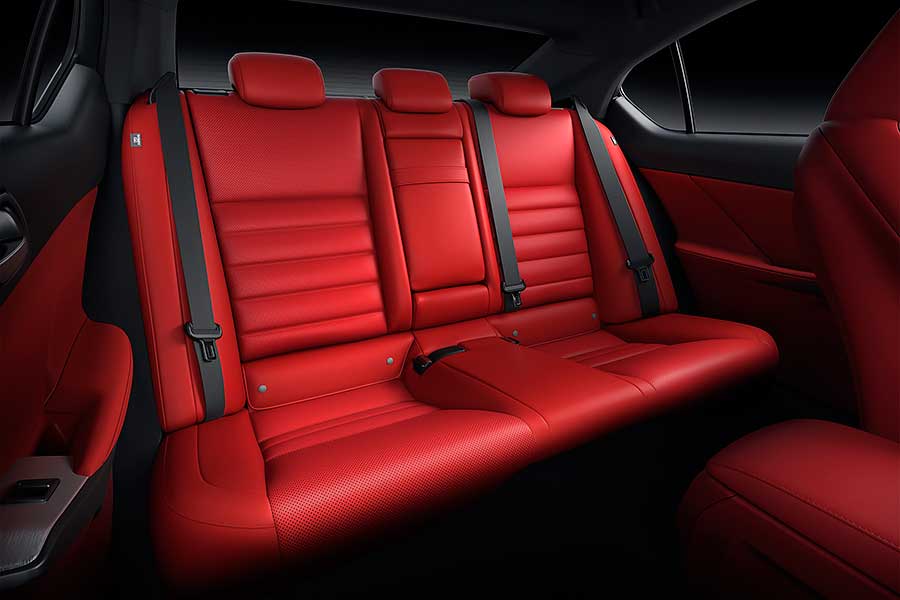 is-34 苦追對手20個年頭,2021年新改款IS真的要認真了。