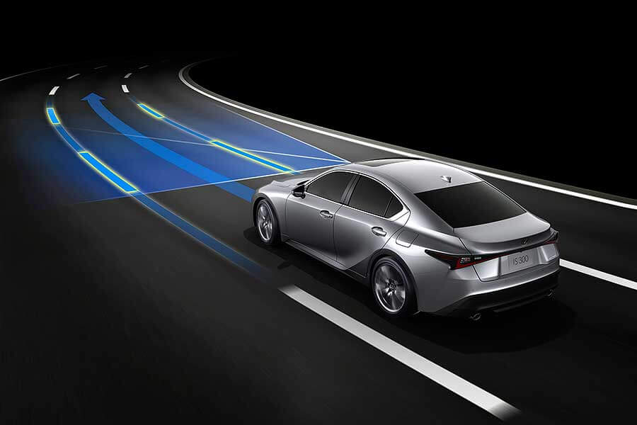 is-37 苦追對手20個年頭,2021年新改款IS真的要認真了。