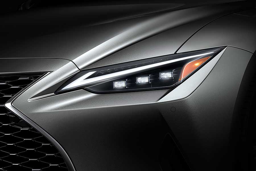 is-4 苦追對手20個年頭,2021年新改款IS真的要認真了。