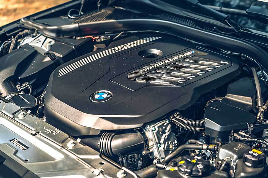 源源不絕的後勁輸出配上相對凌厲的下盤軀幹，坐在上頭不自覺地有句話在我腦海餘音繞樑，那就是甩下去~~甩下去~~恐怖吶~~