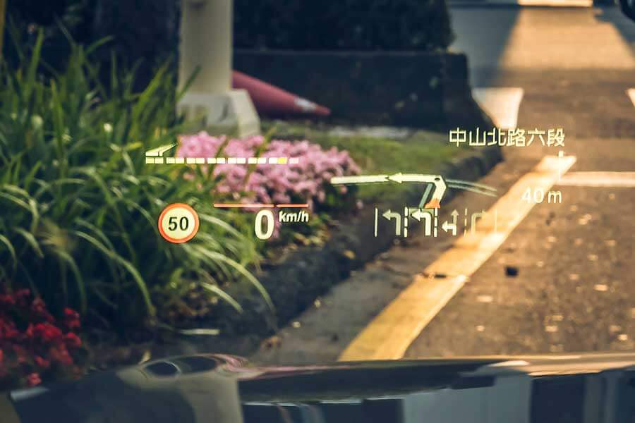 源源不絕的後勁輸出配上相對凌厲的下盤軀幹，坐在上頭不自覺地有句話在我腦海餘音繞樑，那就是甩下去~~甩下去~~恐怖吶~~