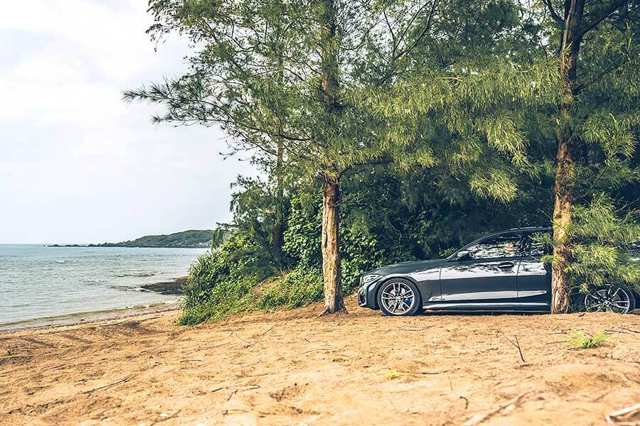 源源不絕的後勁輸出配上相對凌厲的下盤軀幹，坐在上頭不自覺地有句話在我腦海餘音繞樑，那就是甩下去~~甩下去~~恐怖吶~~