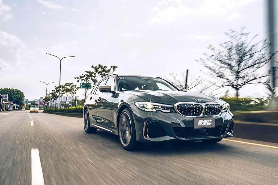 源源不絕的後勁輸出配上相對凌厲的下盤軀幹，坐在上頭不自覺地有句話在我腦海餘音繞樑，那就是甩下去~~甩下去~~恐怖吶~~