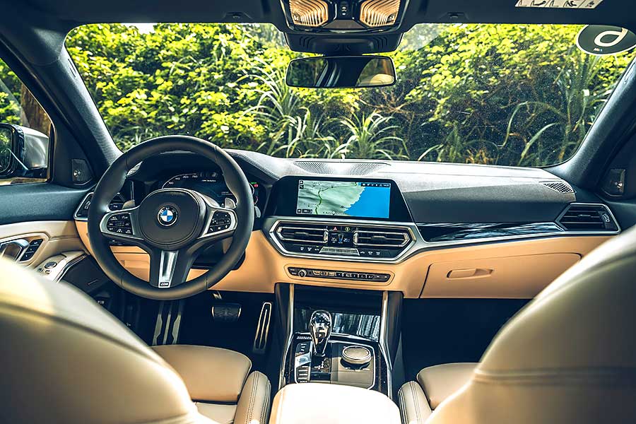 源源不絕的後勁輸出配上相對凌厲的下盤軀幹，坐在上頭不自覺地有句話在我腦海餘音繞樑，那就是甩下去~~甩下去~~恐怖吶~~