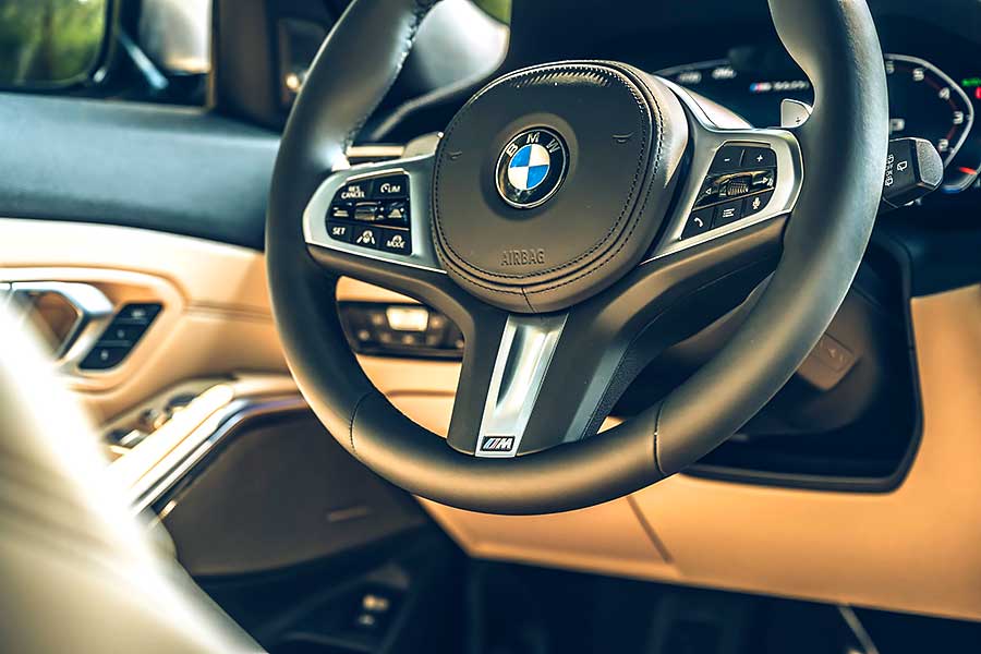 源源不絕的後勁輸出配上相對凌厲的下盤軀幹，坐在上頭不自覺地有句話在我腦海餘音繞樑，那就是甩下去~~甩下去~~恐怖吶~~