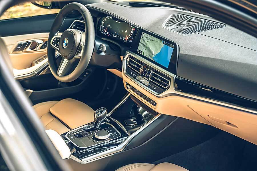 源源不絕的後勁輸出配上相對凌厲的下盤軀幹，坐在上頭不自覺地有句話在我腦海餘音繞樑，那就是甩下去~~甩下去~~恐怖吶~~