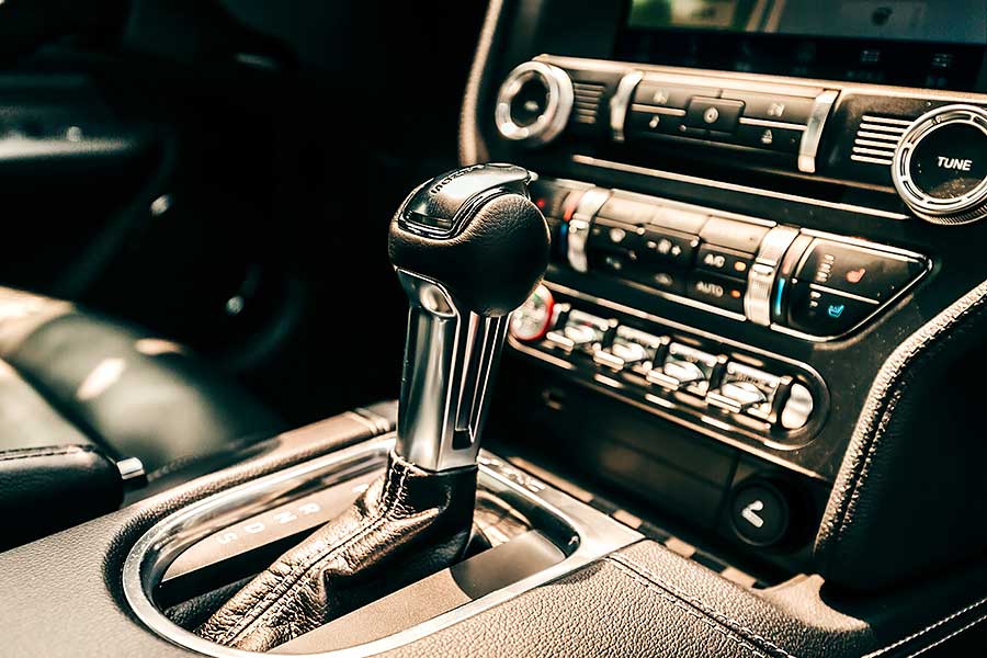 mustang55-19 將近一甲生涯的福特野馬,廠家在55周年加值推出了黑影限量套裝,除了增添幾分顏值外,內裏那套B&O更深得我心吶。