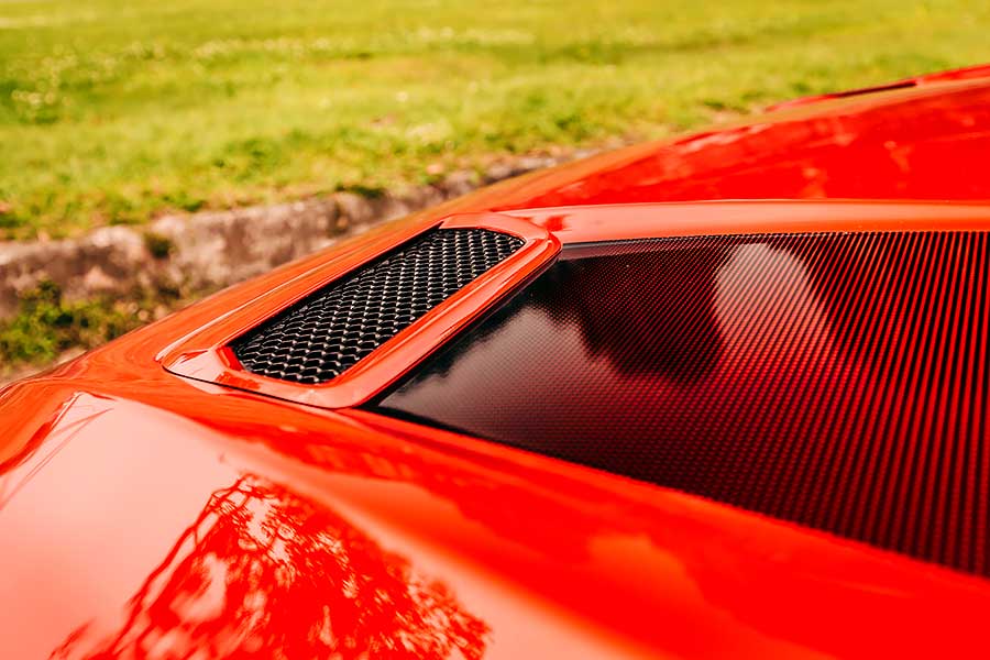 mustang55-3 將近一甲生涯的福特野馬,廠家在55周年加值推出了黑影限量套裝,除了增添幾分顏值外,內裏那套B&O更深得我心吶。