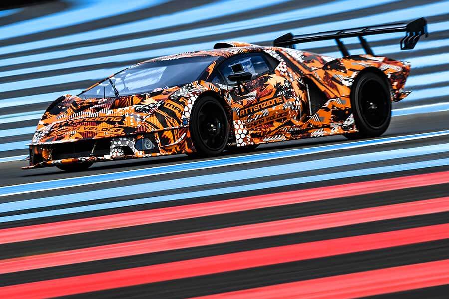 全賽道導向空力設計,加上史上最強V12,這就是來自波隆那的終極兵器。