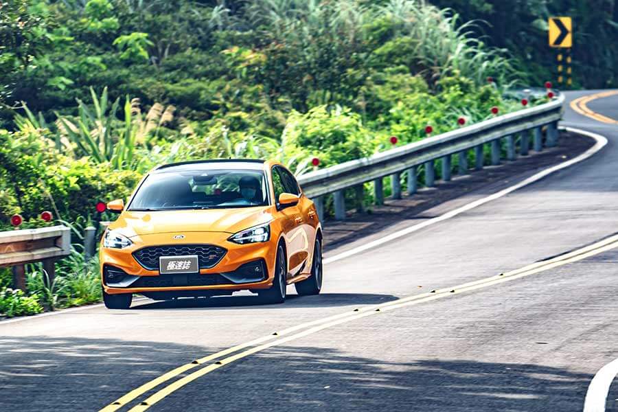 內外相輔相承，就像一部五育均衡發展的鋼砲模範生，有史以來最出類拔萃的Focus ST。