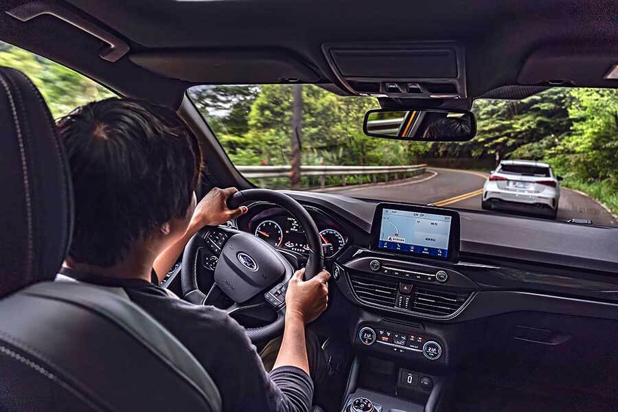 內外相輔相承，就像一部五育均衡發展的鋼砲模範生，有史以來最出類拔萃的Focus ST。