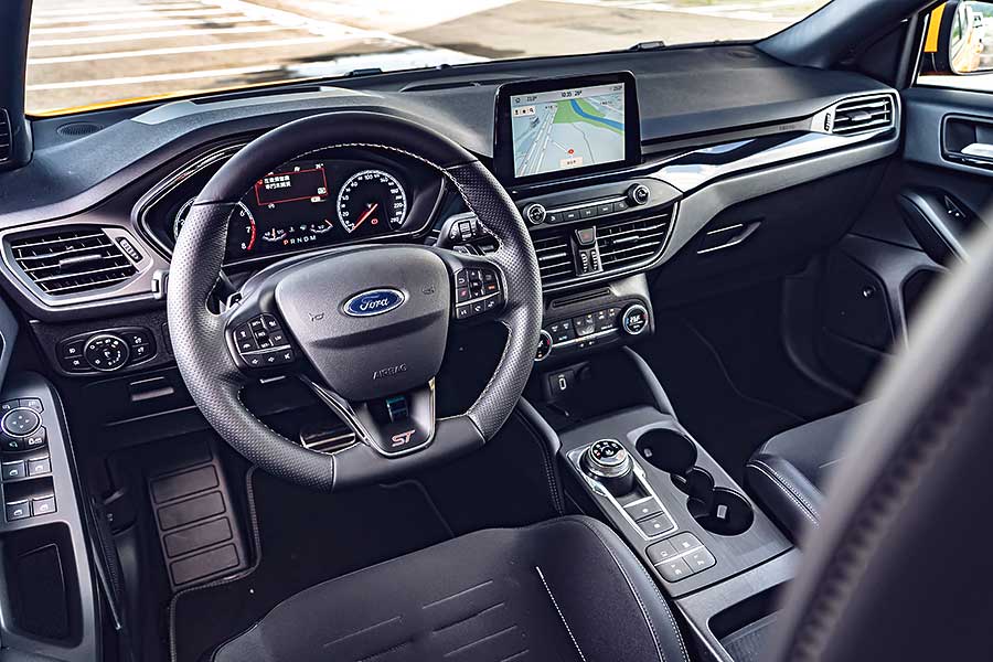 內外相輔相承，就像一部五育均衡發展的鋼砲模範生，有史以來最出類拔萃的Focus ST。