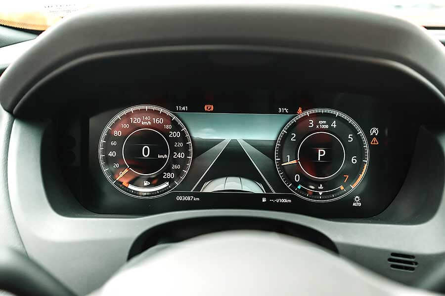 除了後座，Jaguar XE P300一切都讓人心曠神怡。