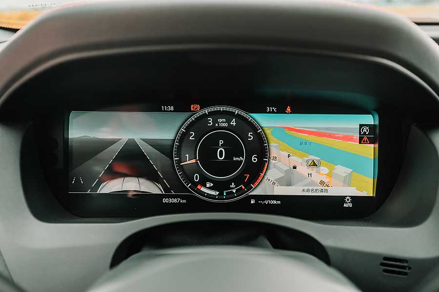 除了後座，Jaguar XE P300一切都讓人心曠神怡。