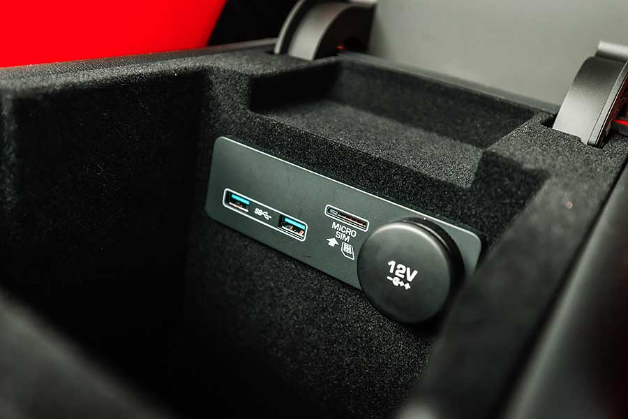 除了後座，Jaguar XE P300一切都讓人心曠神怡。