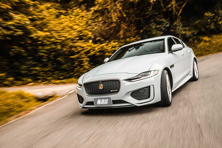 除了後座，Jaguar XE P300一切都讓人心曠神怡。