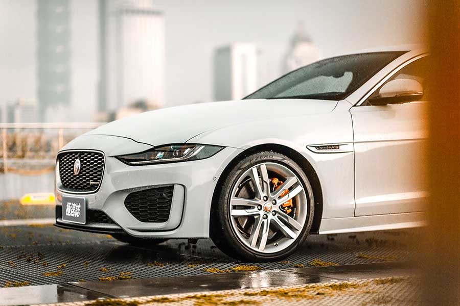 除了後座，Jaguar XE P300一切都讓人心曠神怡。
