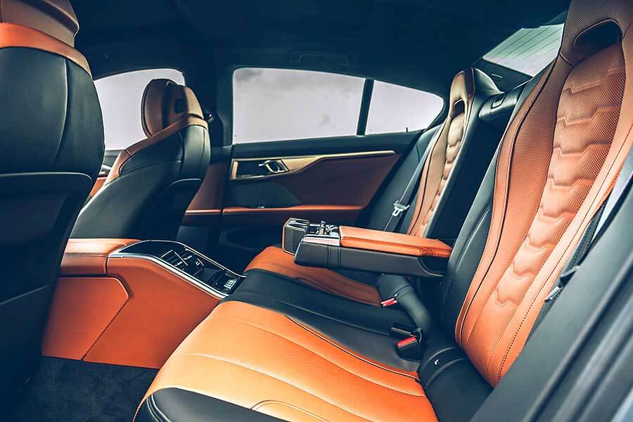 8gc&panamera-10 先有四門Coupe,近年又冒出四門GT,其實兩者訴求都相同,感覺就像玩文字遊戲,至於這場遊戲的最後贏家……。