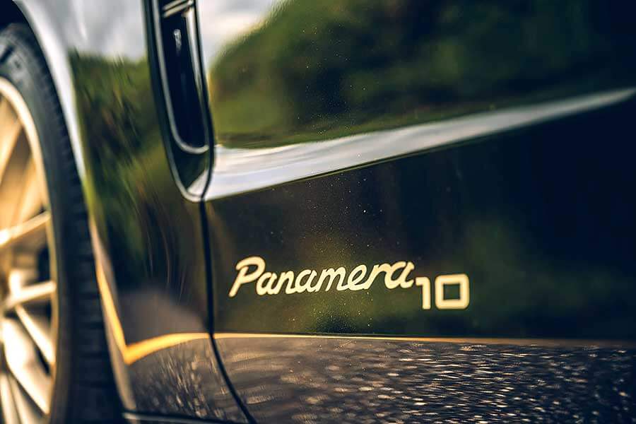 8gc&panamera-28 先有四門Coupe,近年又冒出四門GT,其實兩者訴求都相同,感覺就像玩文字遊戲,至於這場遊戲的最後贏家……。