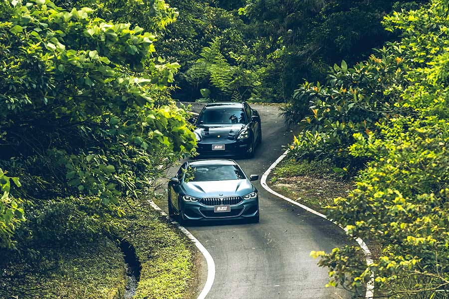 8gc&panamera-36 先有四門Coupe,近年又冒出四門GT,其實兩者訴求都相同,感覺就像玩文字遊戲,至於這場遊戲的最後贏家……。