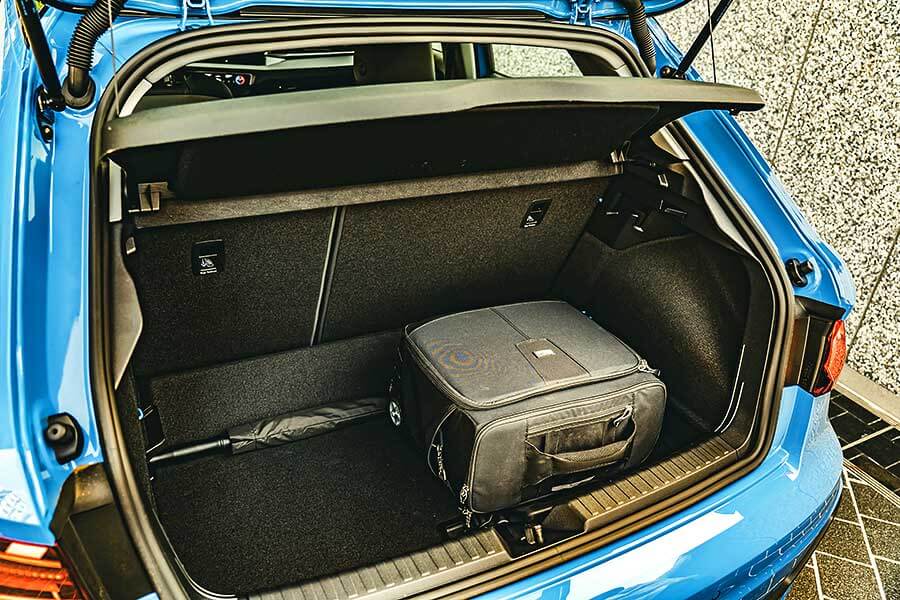 a1-13 Audi A1不是舞刀弄槍刀馬旦,而是人人都會靈光一閃的切仔担。