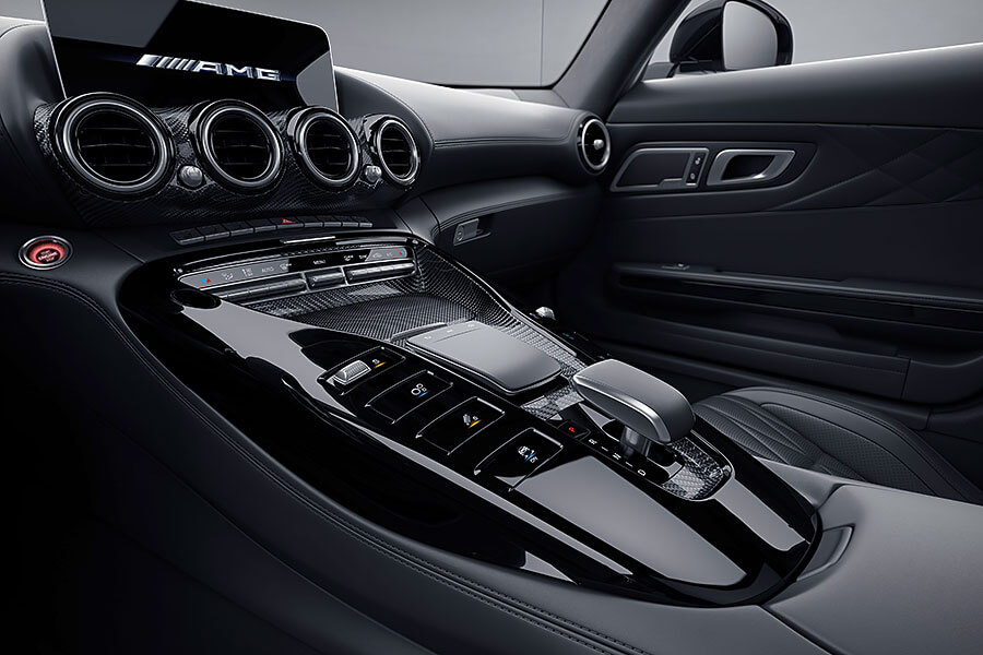 車系編成那麼複雜幹什麼,摻在一起做成AMG GT啊,賓士!