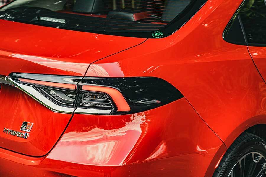 atisgrsporthybrid-10 Altis GR Sport就像身擁少林大力金剛腿的阿星一樣,凡人顏值下卻擁有幹練的身軀,尤其是那日夜穩扎穩打的精實下盤,夠靓的。