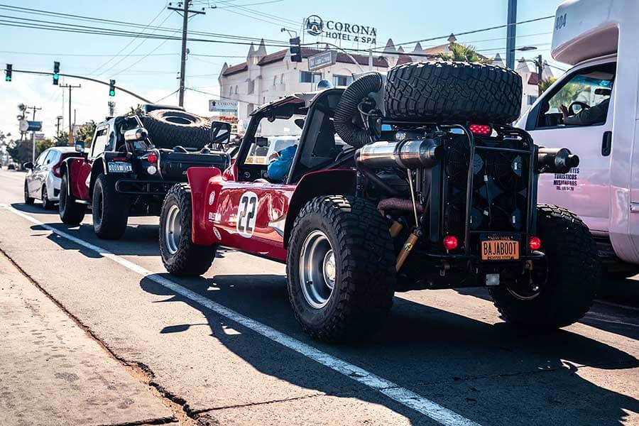 我們與史提夫麥昆的Baja Boot直闖南部邊界,看看它的現代重生版是否無負一代傳奇威名。