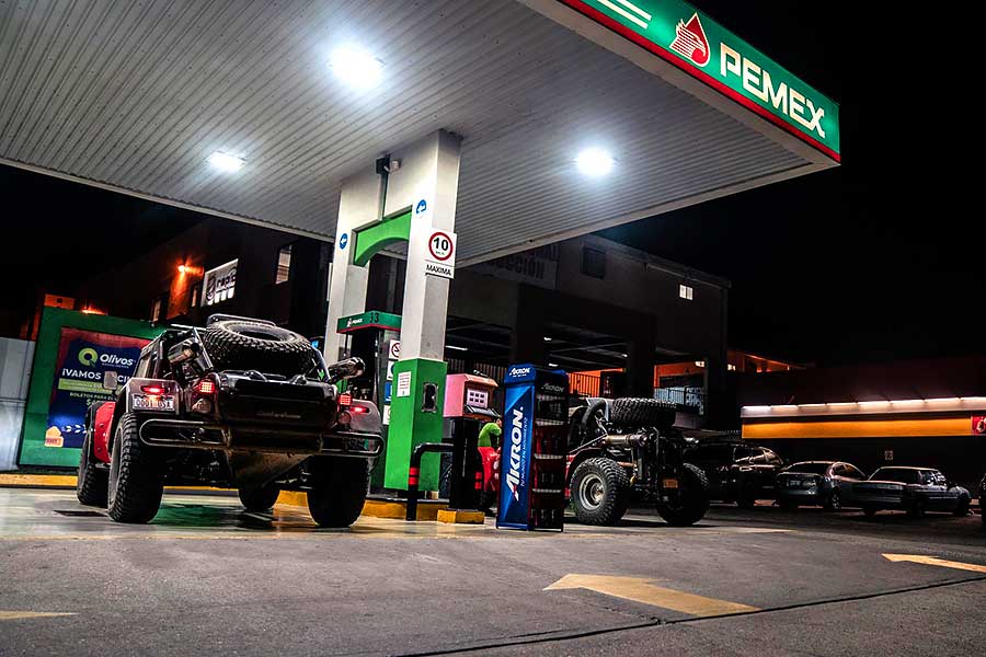 我們與史提夫麥昆的Baja Boot直闖南部邊界,看看它的現代重生版是否無負一代傳奇威名。