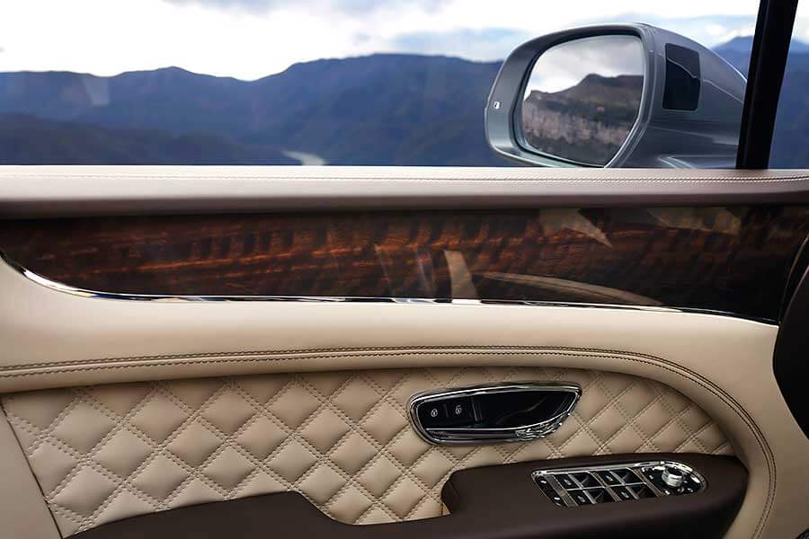 bentayga2021-18 小改款Bentayga?別騙了,其實是跨界Continental GT吧!