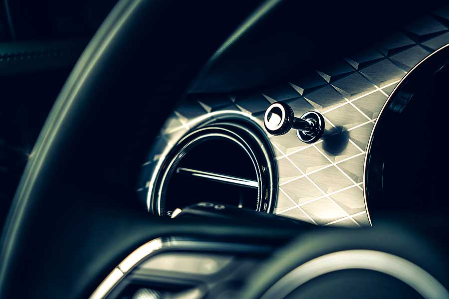 bentayga2021-25 小改款Bentayga?別騙了,其實是跨界Continental GT吧!