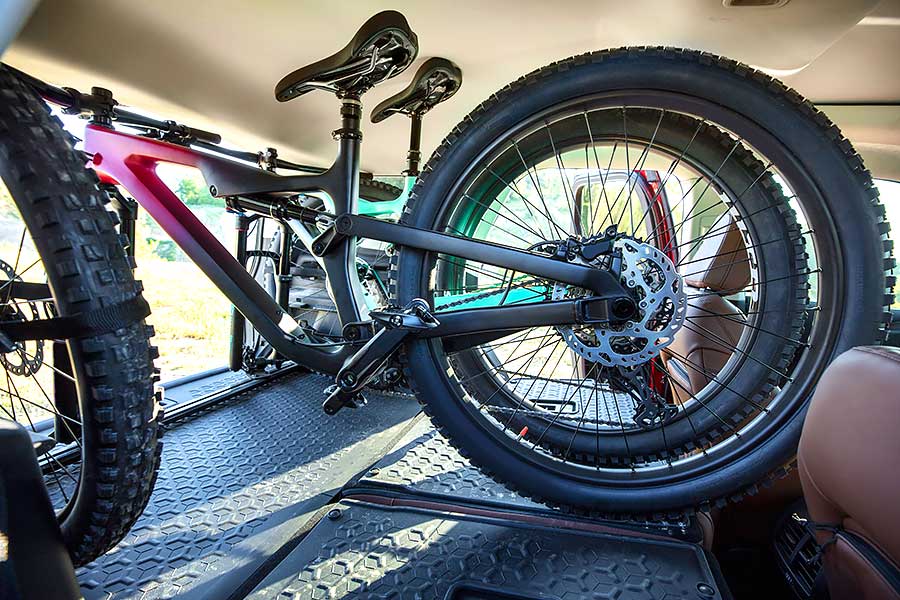 bronco-49 F系列的堅韌+Mustang的精神=2021 Ford Bronco。