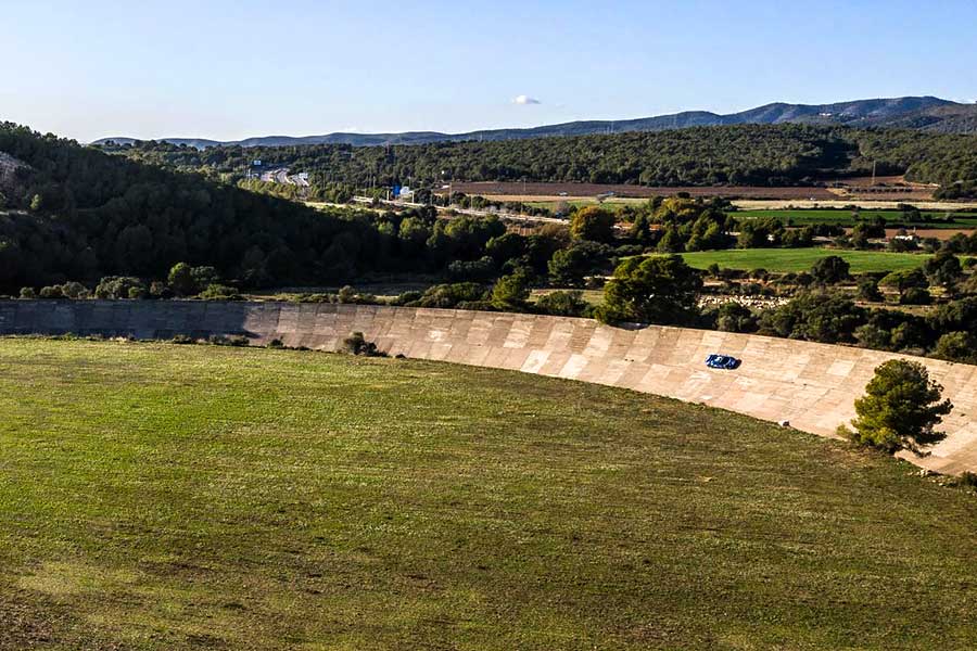 Veyron量產前最後一個原型,世上絕無僅有的EB110賽車,之後發生的故事甚至更加異乎尋常。