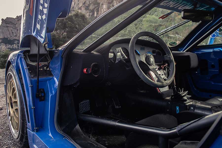 Veyron量產前最後一個原型,世上絕無僅有的EB110賽車,之後發生的故事甚至更加異乎尋常。