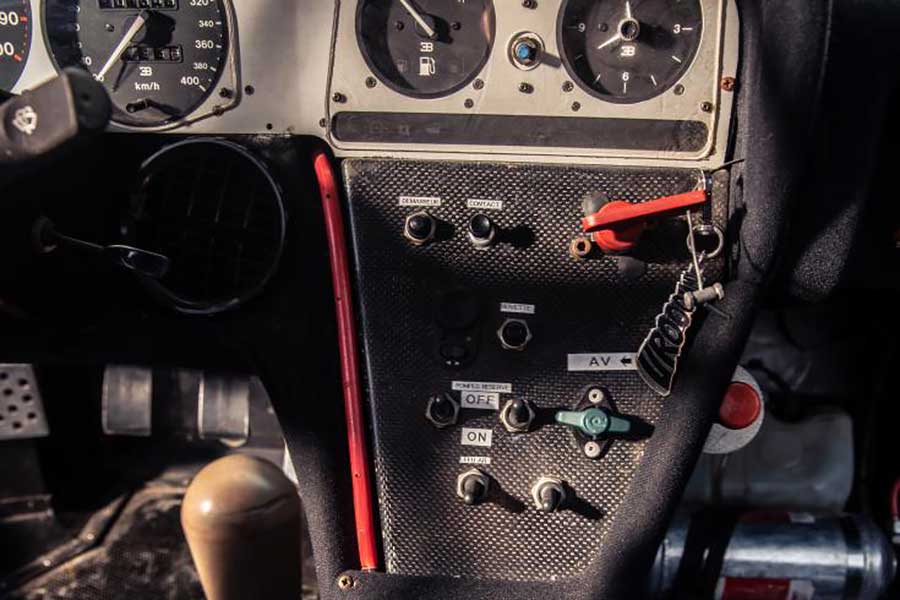 Veyron量產前最後一個原型,世上絕無僅有的EB110賽車,之後發生的故事甚至更加異乎尋常。