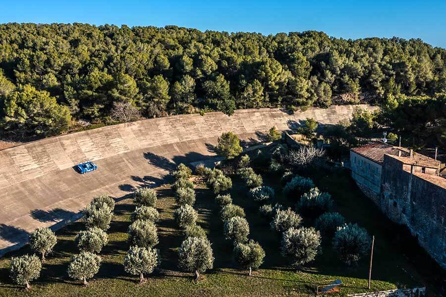 Veyron量產前最後一個原型,世上絕無僅有的EB110賽車,之後發生的故事甚至更加異乎尋常。