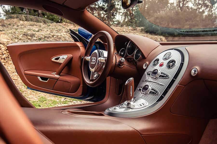 Veyron量產前最後一個原型,世上絕無僅有的EB110賽車,之後發生的故事甚至更加異乎尋常。