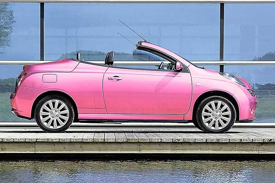 誰規定敞篷車只能帥氣，小巧可愛同樣有型。